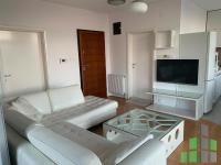 Se izdava namesten stan vo Skopje, Vodno so povrshina od 62 m2.
 Ekstra: Sopstveno parno, Lift, Nova Zgrada.
 Cena: 500 EUR